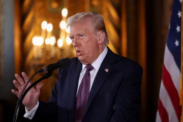 Trump připustil použití nátlaku k získání Grónska či Panamského průplavu