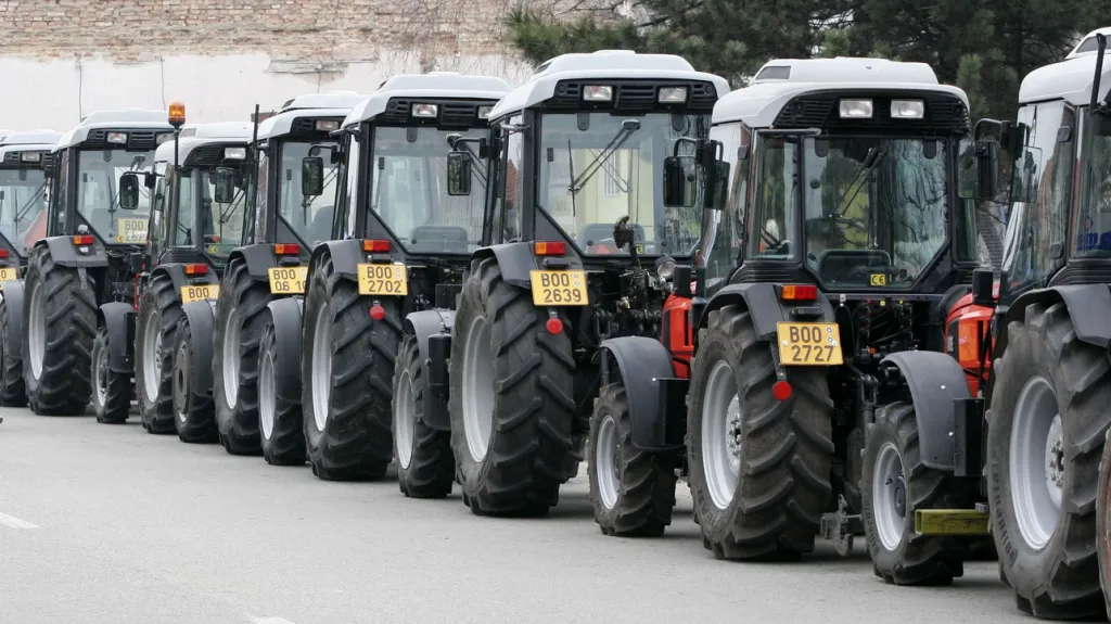 Traktor na silnici