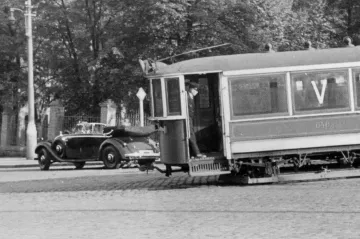 Klíčovou roli sehrály i mírumilovné pražské tramvaje, říkají historici o atentátu na Heydricha