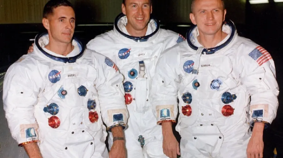 Posádka Apolla 8 - Anders úplně vlevo