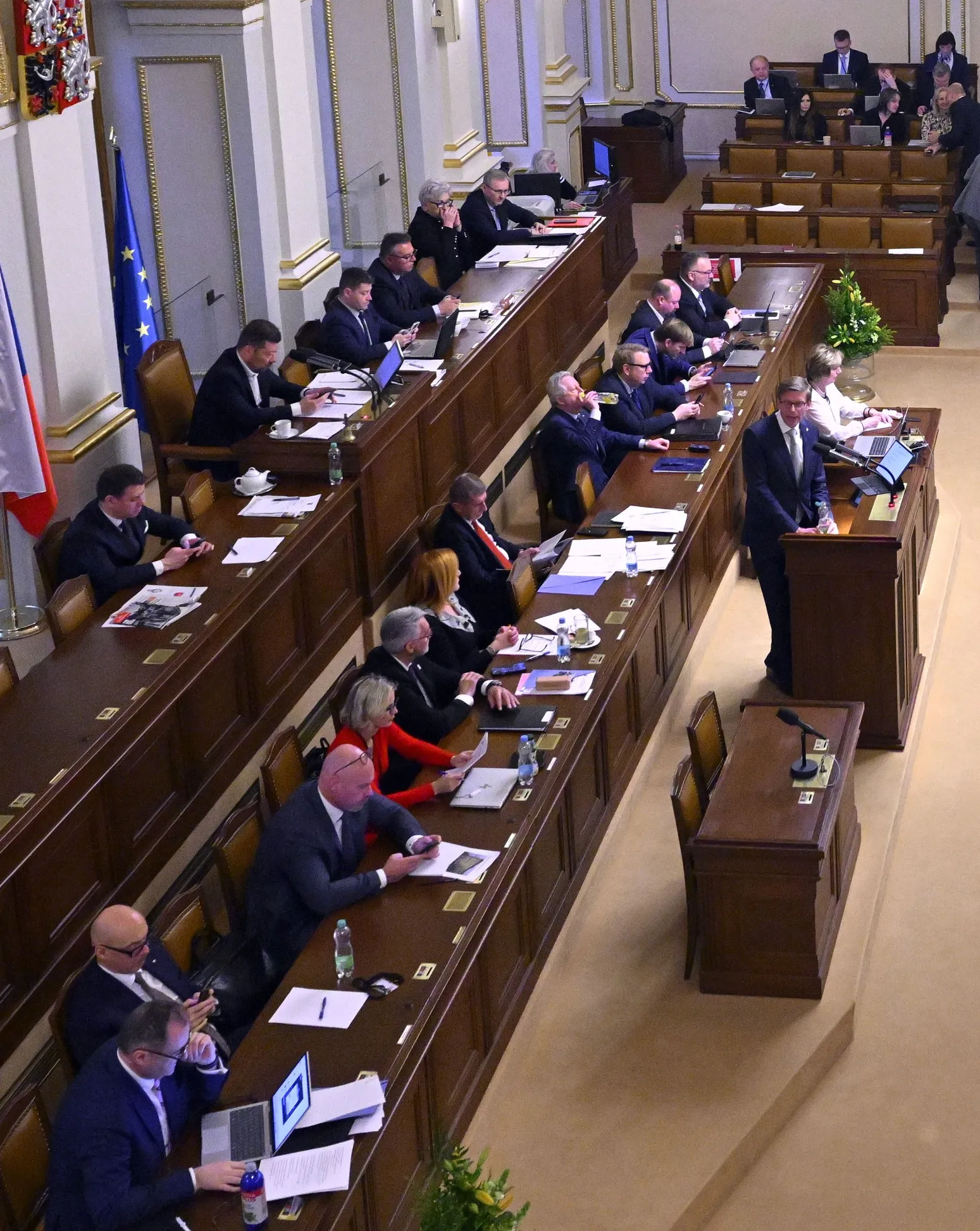 Sněmovna přerušila jednání o návrhu na vyslovení nedůvěry vládě