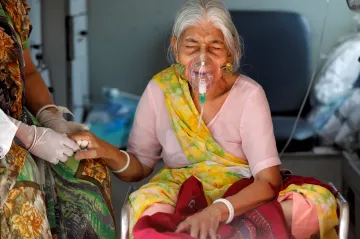 Pandemie ve světě: Indie hlásí rekordní nárůst obětí, Polsko chce odkoupit od Dánska vakcíny