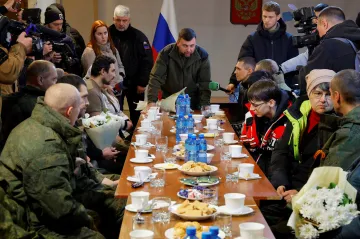 Okupovanému Doněcku vládne bývalý cukrář, který přežil dva pokusy o atentát