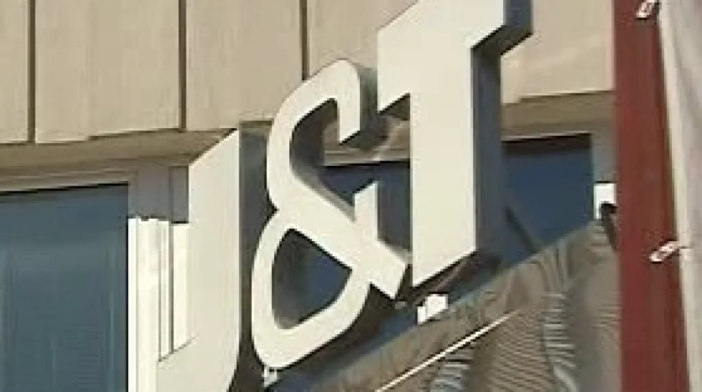J&T