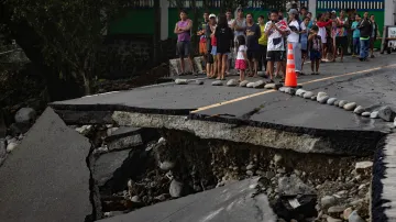 Supertajfun Fung-wong udeřil na Filipíny
