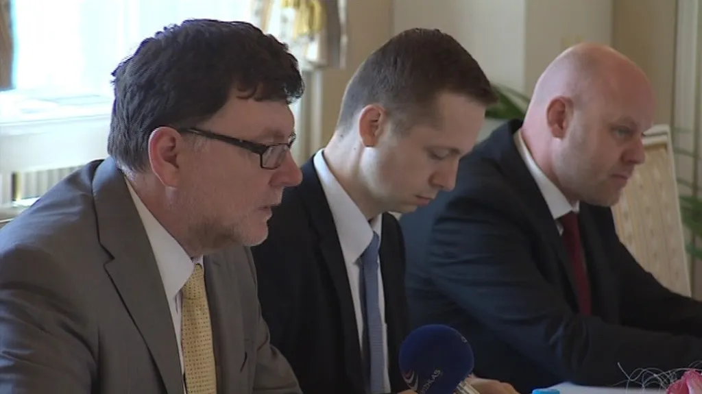 Zbyněk Stanjura (vlevo) se kloní spíše k odsunu brněnského nádraží