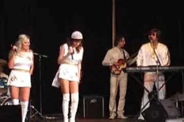 Skupina ABBA revival rozpohybovala Velkou Bystřici