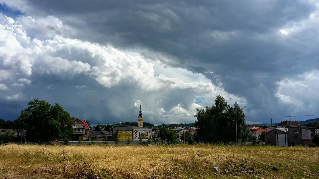Nový Jičín před bouřkou