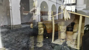 Zámek v Holešově na Kroměřížsku připravuje výstavu betlémů (na snímku z 26. listopadu 2021). Kvůli koronavirovým opatřením budou betlémy pro návštěvníky vystaveny v prosklených arkádách zámku