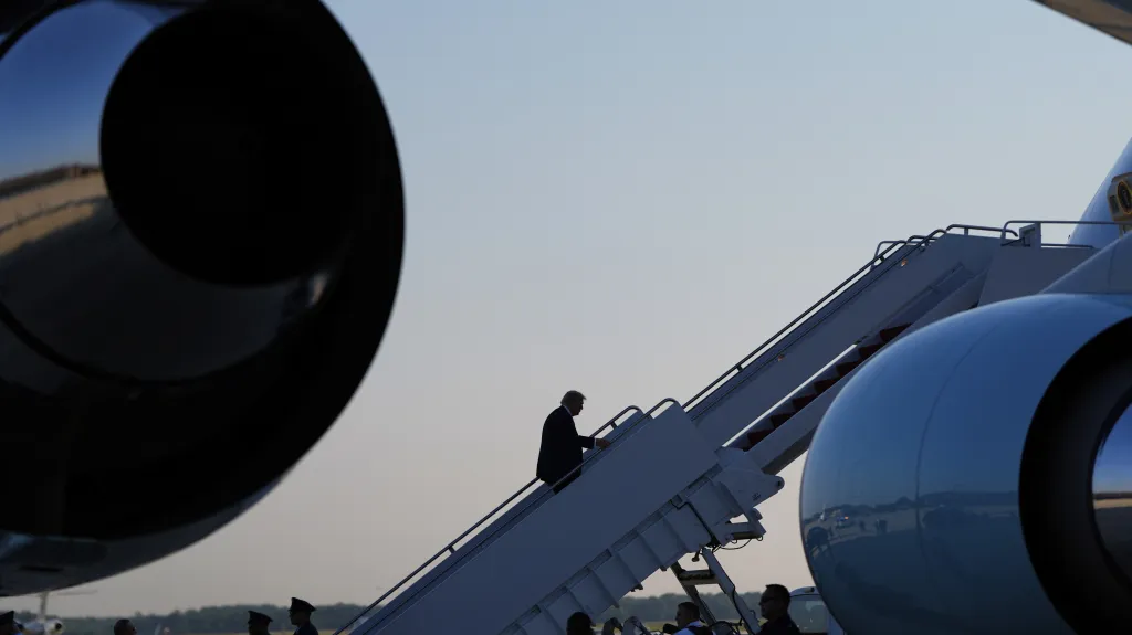 Prezident USA na cestě na summit s ruským vládcem