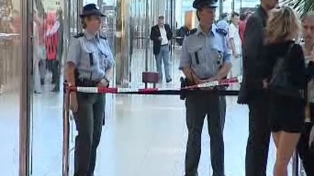 Střelba v nákupním centru