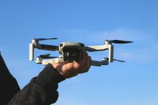 Drony mohou na dovolené přinést problémy, pravidla se v zemích různí