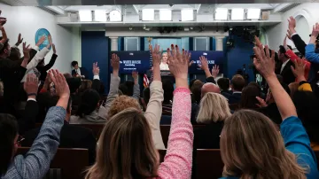 Novináři v Bílém domě