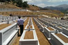 Turecké úřady převezly ostatky stovek Kurdů z východu na západ země. Bez vědomí pozůstalých