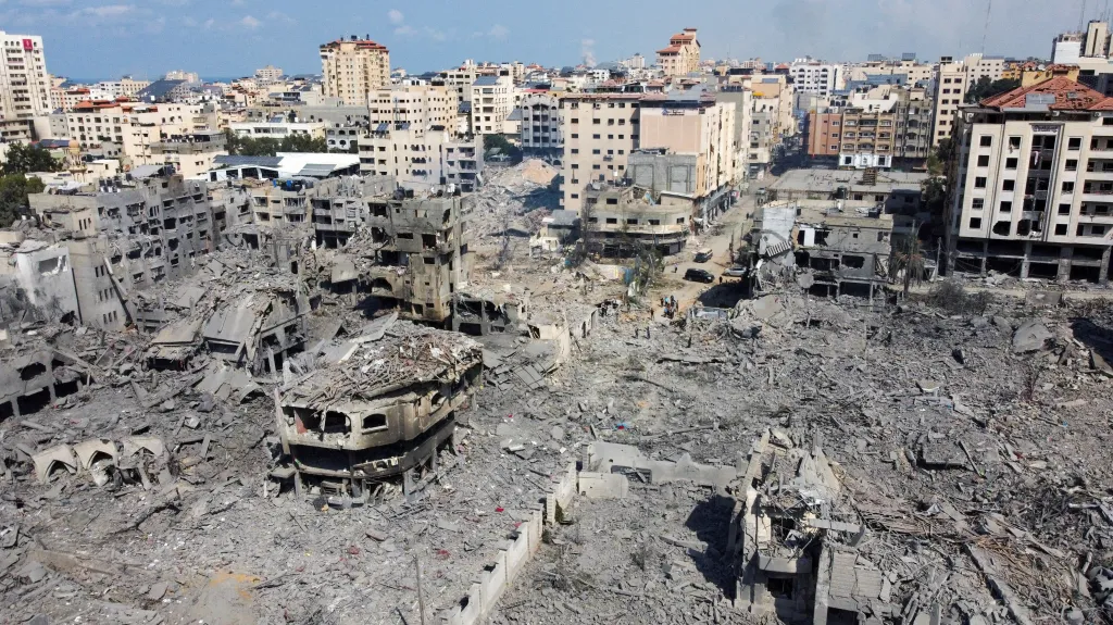 Rozbořené sídliště v Gaze