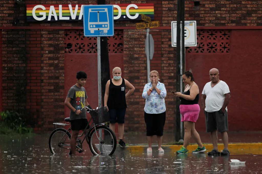 Hurikán Hanna zasáhl Texas a část Mexika
