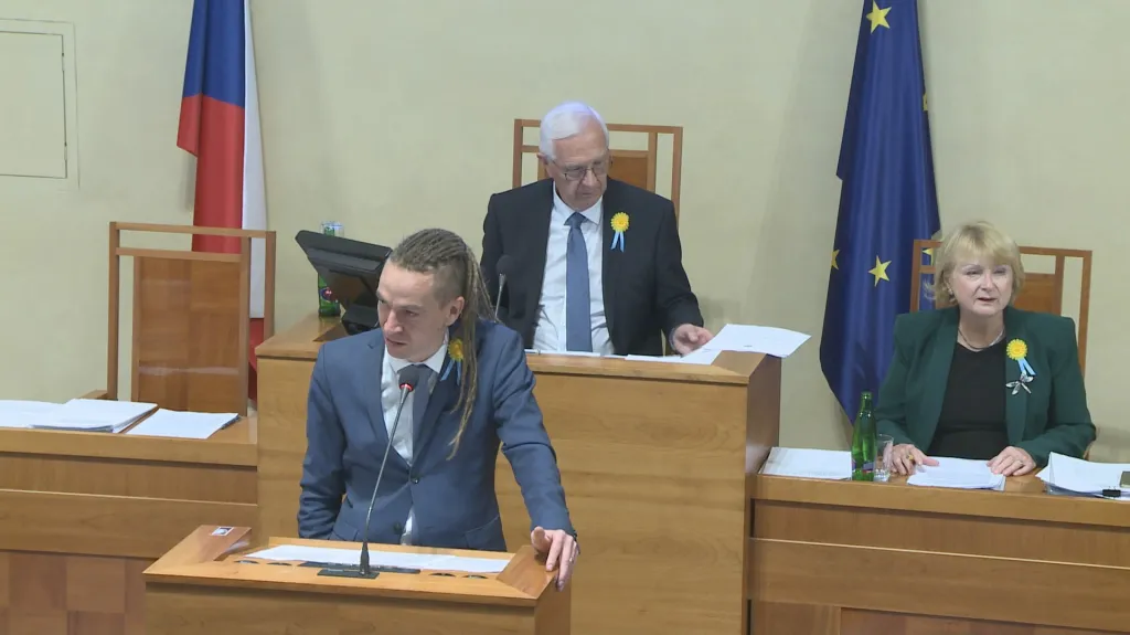 Ministr pro místní rozvoj při představení novely stavebního zákona v Senátu