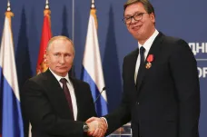 Putin v Bělehradu vyznamenal Vučiče řádem přátelství. Obě země podepsaly řadu dohod o spolupráci 