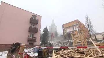 Demolice zničeného domu se chýlí ke konci