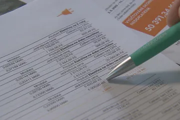 Další dodavatelé energií zlevňují pod vládní strop. Lidé stále častěji chtějí ceny fixovat