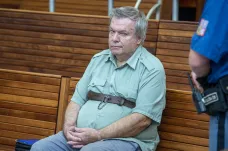 Za plánování vražd a vydírání potrestal soud v Liberci lékaře Bartáka osmi lety