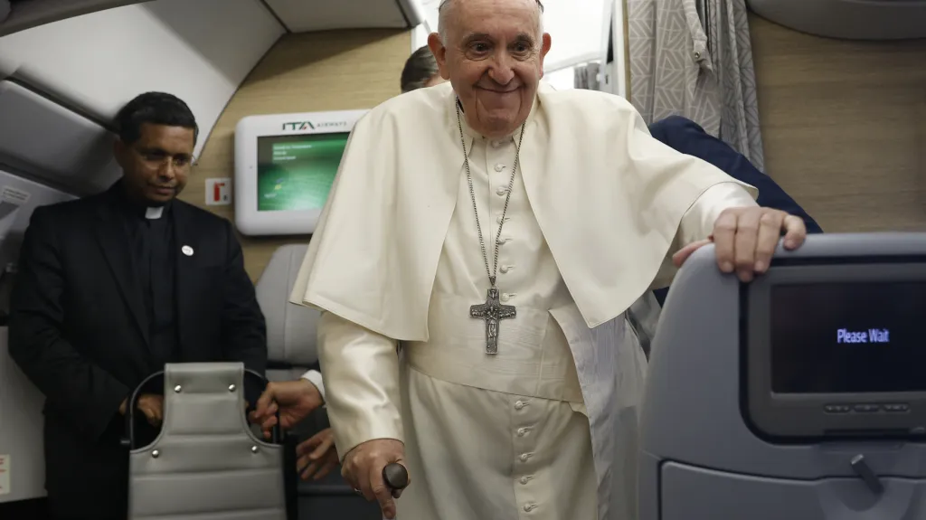 Papež František při návratu z Kanady