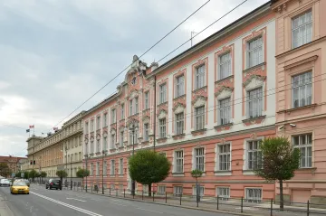 Ministerstvo podle Pardubického kraje špatně informovalo o dotačních výzvách. Informace dostali, tvrdí MMR