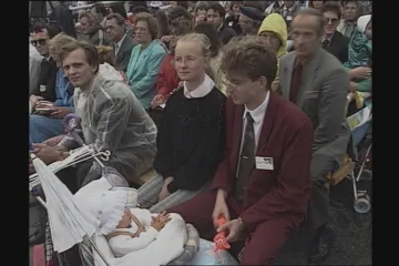 30 let zpět: Mezinárodní sjezd Svědků Jehovových