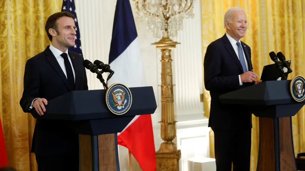 Emmanuel Macron a Joe Biden po jednání v Bílém domě