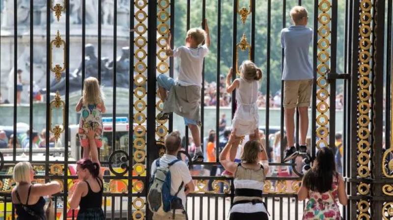 Události: Svět očekává narození královského potomka