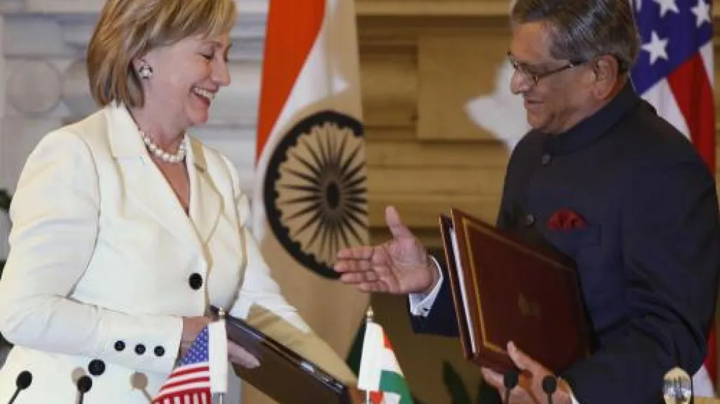 Hillary Clintonová a S M Krišna