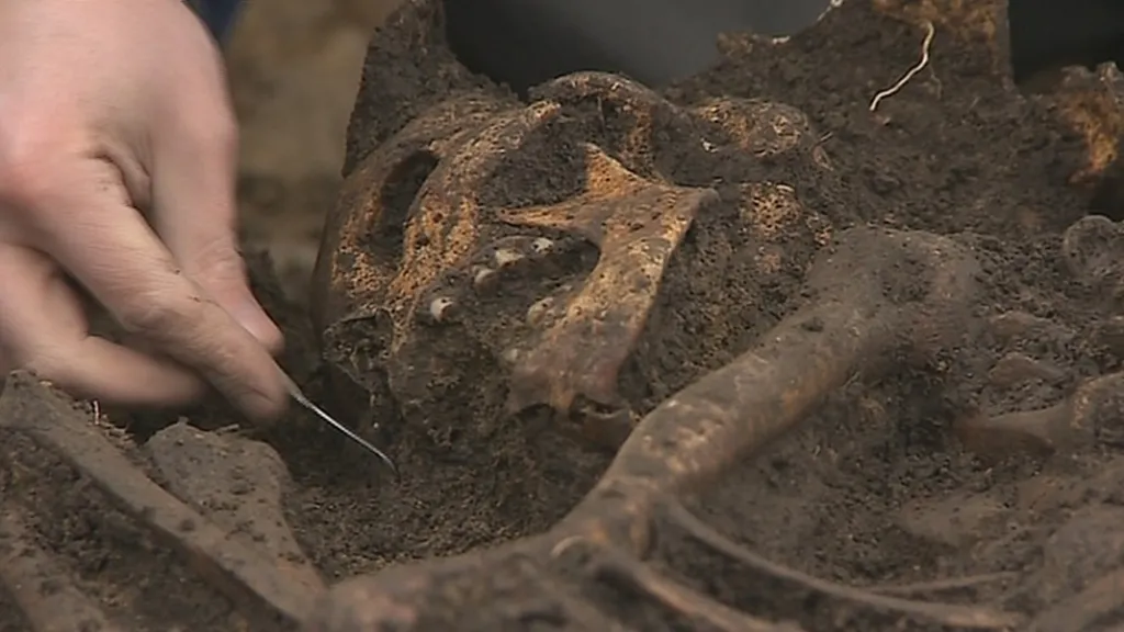 Kostra muže z doby bronzové objevená u Zlína