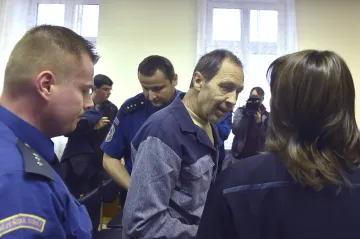 K soudu se vrátí případ muže, který usmrtil ochrnutou manželku a tchyni. Státní zástupce chce vyšší trest