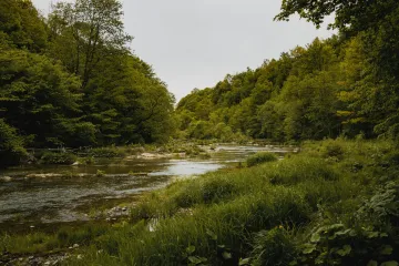 Některé řeky nedosahují ani třetiny květnových průtoků, vodáci ruší i závody