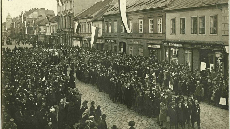 Vznik Československa a rok 1918 na fotografiích z Hradního archivu