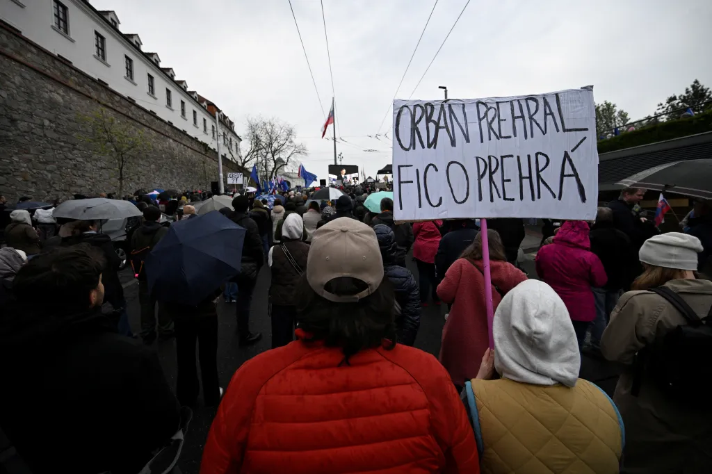 SMER návrh obhajuje obavami z manipulace voleb