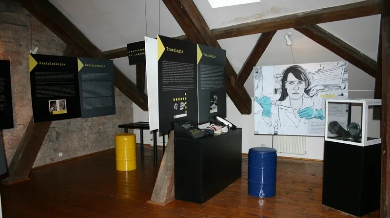 Z výstavy "Stopa! Vyřeš zločin..." v mělnickém muzeu