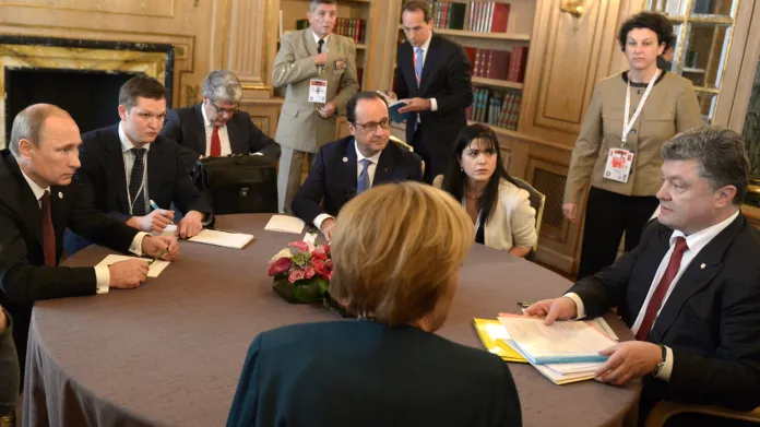 Jednání mezi Putinem, Hollandem, Porošenkem a Merkelovou