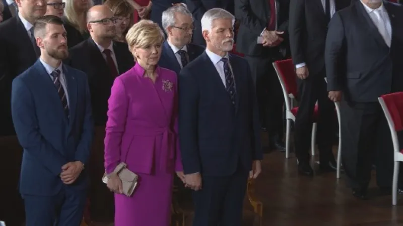 Prezident Petr Pavel s manželkou ve Vladislavském sále Zdroj: ČT24