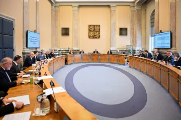 Vláda schválila hospodářskou strategii i zvláštní pobyt pro ukrajinské uprchlíky