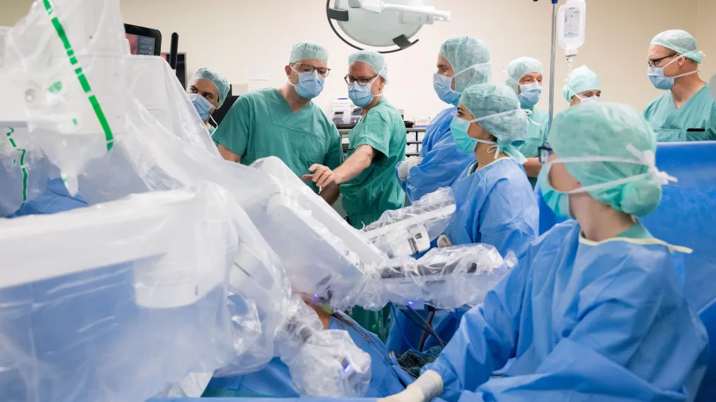 Operace v nemocnici v Hamburku - ilustrační foto