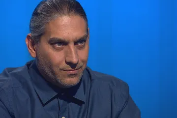 Romové se cítí ohroženi, říká novinář Banga. Podle něj je potřeba vysvětlování a uklidňování