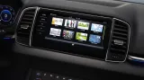 Infotainment vychází z druhé generace koncernové modulární stavebnice. Je vybaven kapacitními dotykovými displeji.