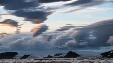 Dramatické formace mraků po větrné bouři nad Weddell Sea