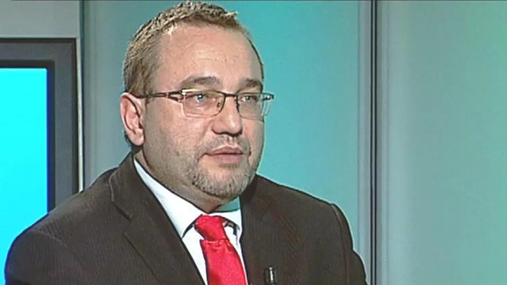 Ministr školství Josef Dobeš (VV)