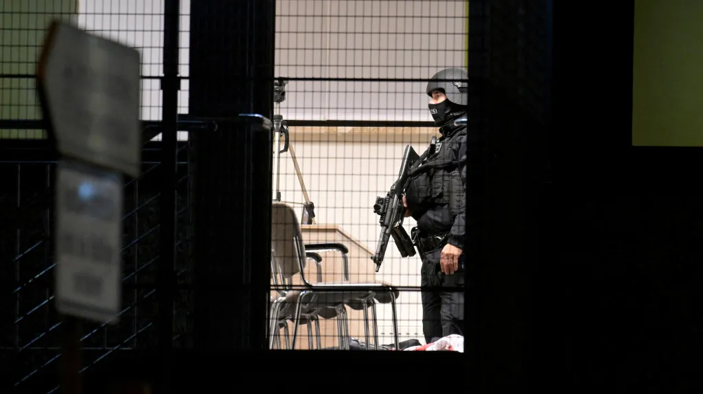 Policejní zásah v místě útoku v Hamburku