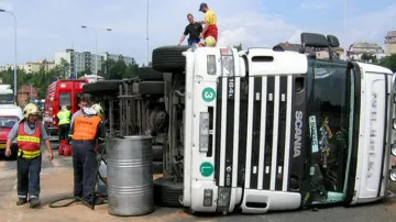 Nehoda kamionu u Plzně