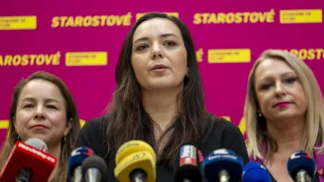 Barbora Urbanová (uprostřed)