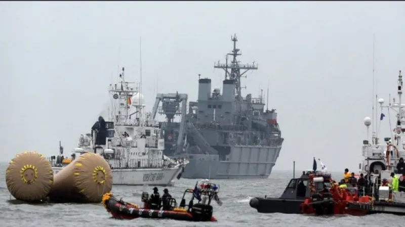 Oběti mají zlámané prsty, jak lidé bojovali o život