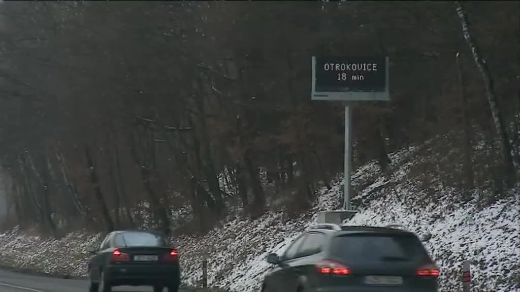 Tabule jsou na příjezdových cestách do Zlína